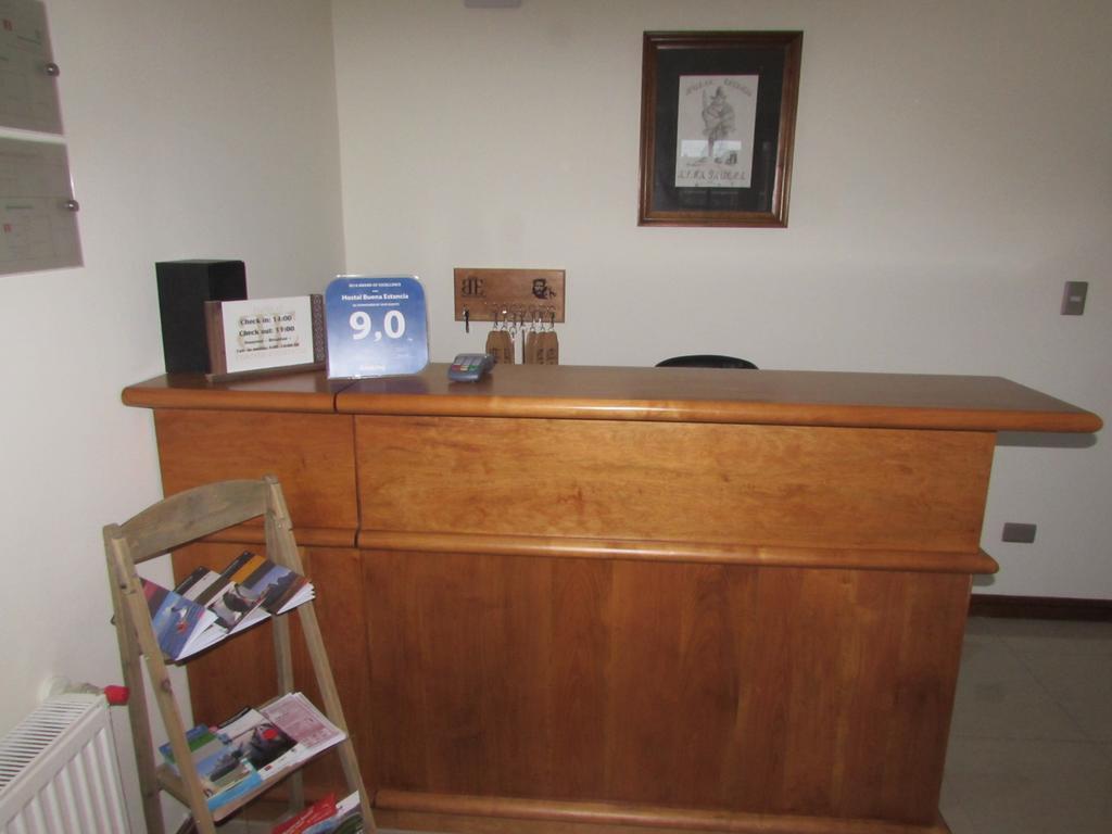 Hostal Buena Estancia Punta Arenas Bagian luar foto