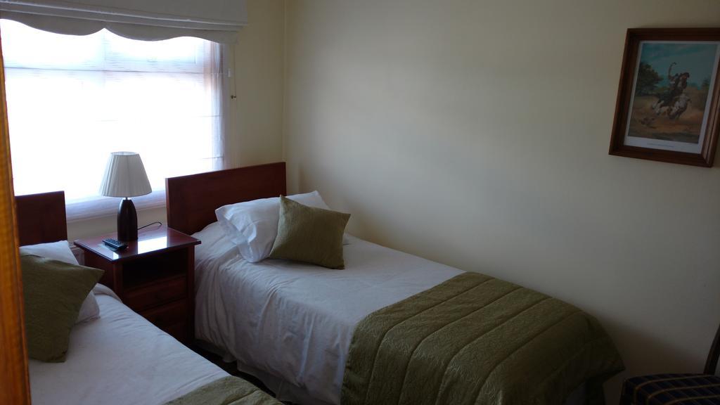 Hostal Buena Estancia Punta Arenas Bagian luar foto