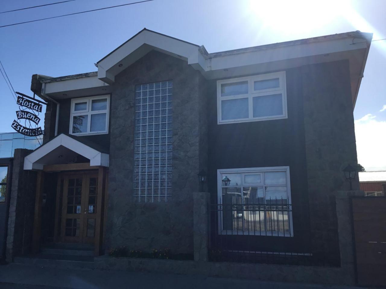 Hostal Buena Estancia Punta Arenas Bagian luar foto